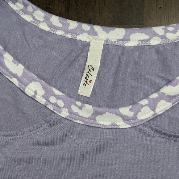 Lavender short sleeved blouse with details XL - Picture 5 of 5